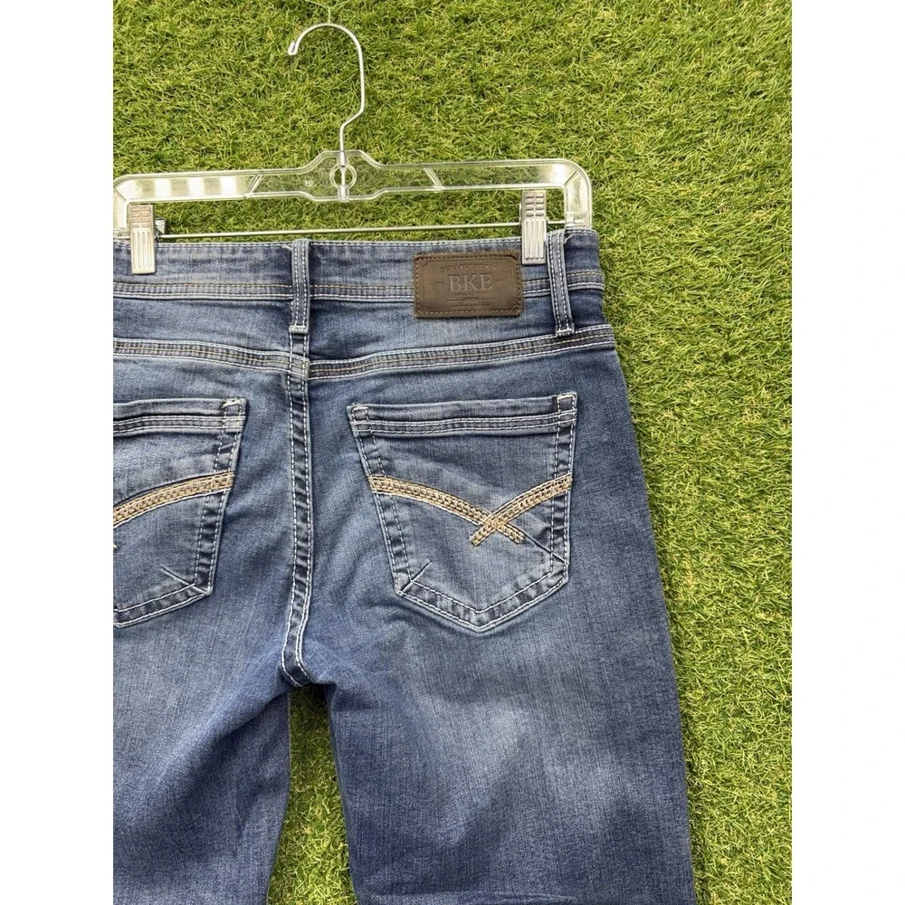 BKE Jeans Mens 32x30 Jake Straight Leg Light Wash Buckle Stretch Modern Y2K Work